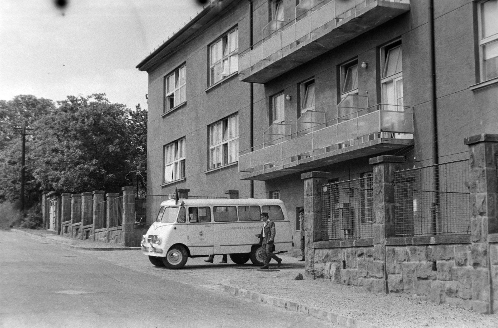 Magyarország, Budapest II., Széher út 73-75., Széher úti kórház (egykor Szent Ferenc-rendi apácák kórháza, ma Szent Ferenc Kórház)., 1969, Erős Péter, Budapest, Fortepan #200458