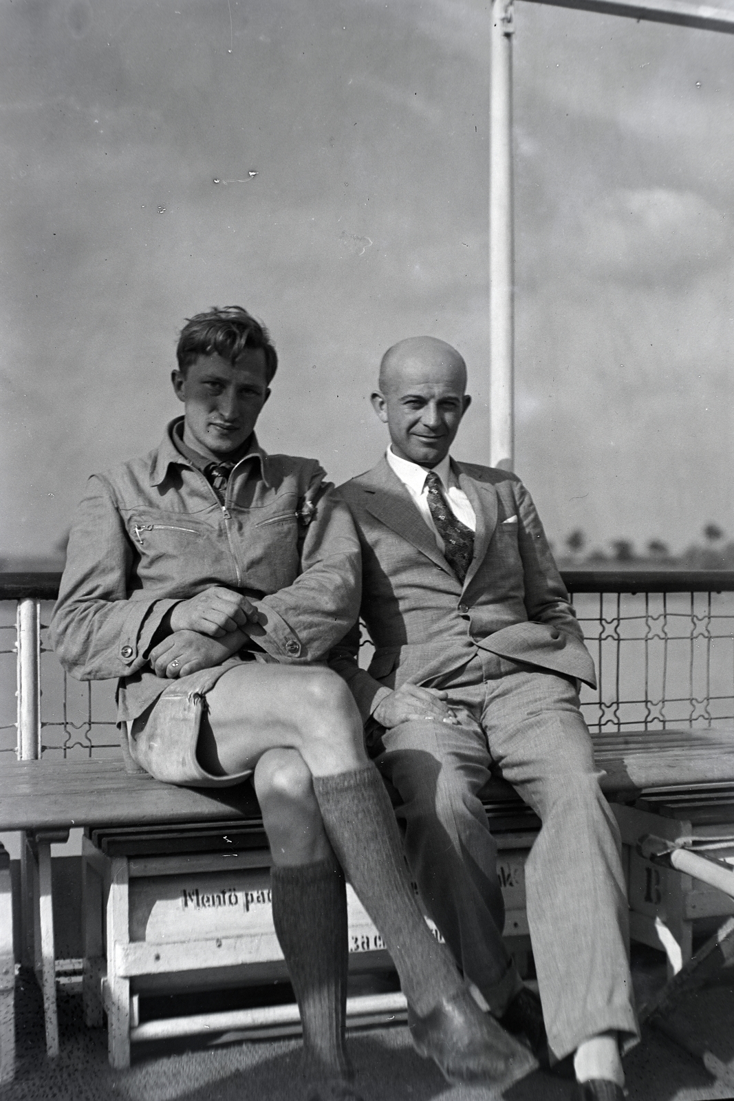 Hungary, kirándulóhajó a Dunán., 1935, Privát Fotó és Film Archívum-Höfler Tibor gyűjtemény, lederhosen, knee snocks, knee socks, Fortepan #20046