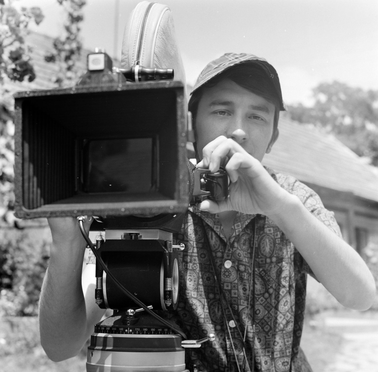 Hungary, Kisoroszi, Erős Péter (későbbi operatőr és filmrendező) a harmadéves főiskolai hallgató vizsgafilmjének forgatásán., 1971, Erős Péter, Fortepan #200488