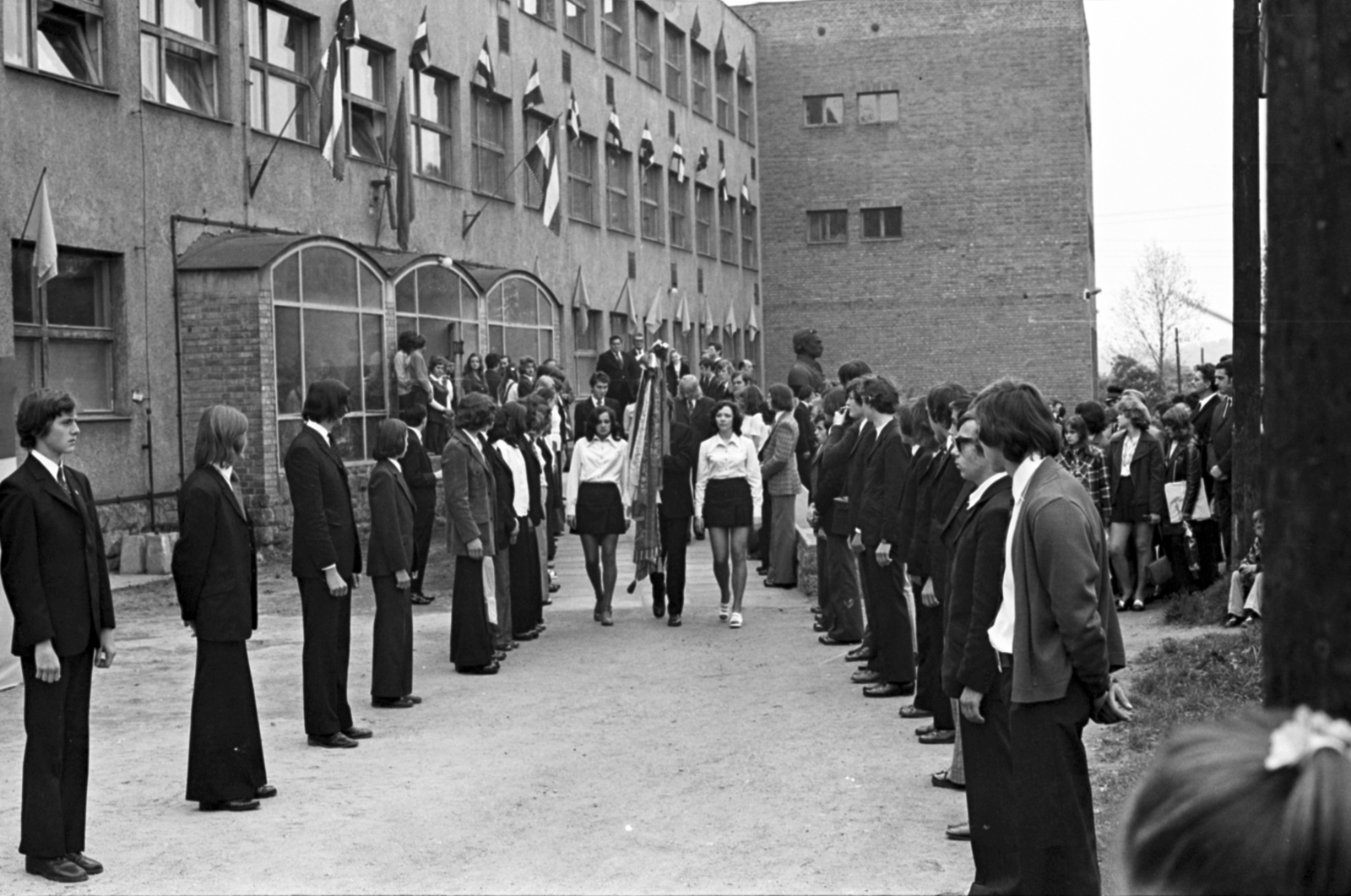 Magyarország, Diósgyőr, Miskolc, Bolyai Farkas utca 10., Gábor Áron Kohó- és Öntőipari Szakközépiskola., 1974, Földvári Mihály, Fortepan #200657