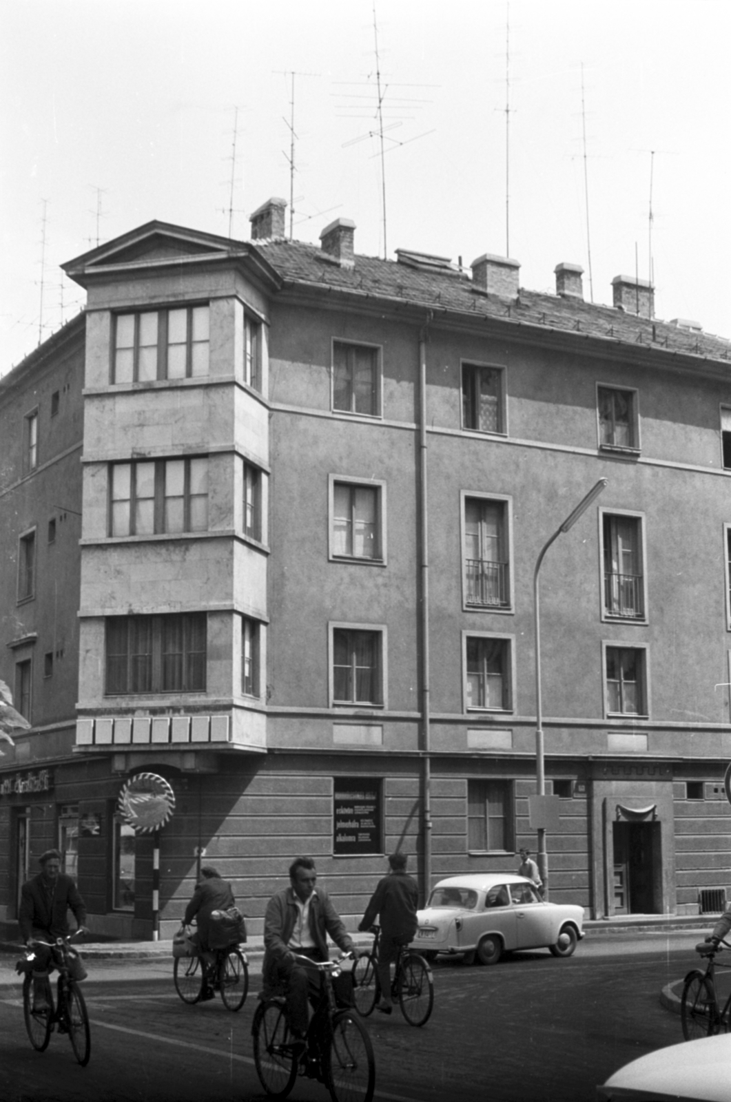 Hungary, Győr, Árpád út - Czuczor Gergely utca saropk., 1970, Földvári Mihály, bicycle, Fortepan #200689