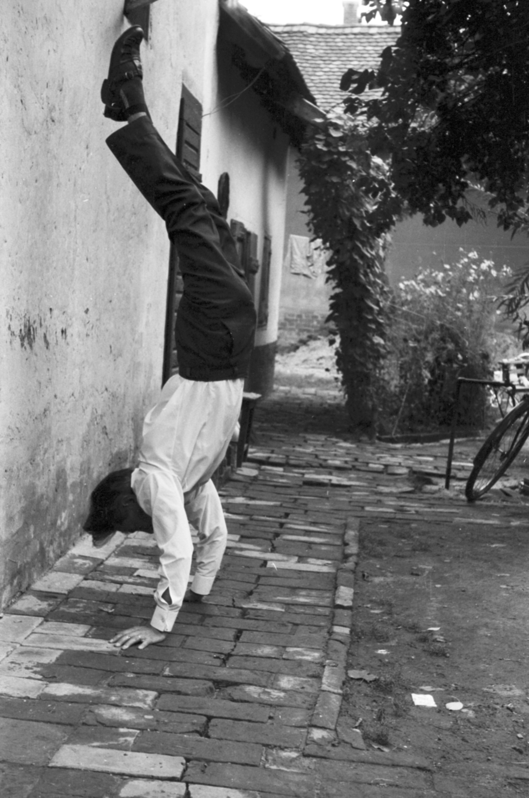 1965, Földvári Mihály, feat, handstand, Fortepan #200700