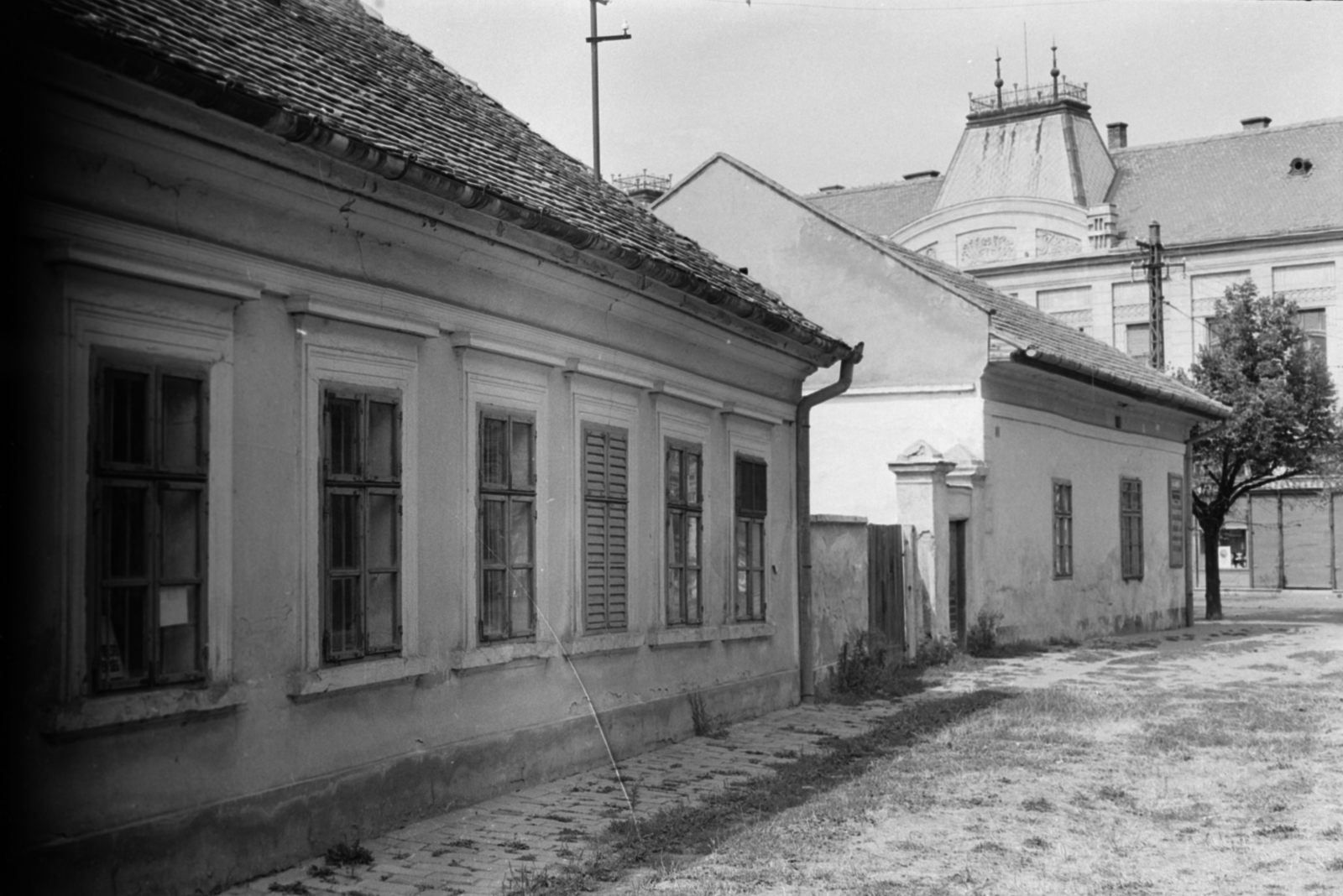Hungary, Szentes, háttérben a Kossuth Lajos utca 8-as számú épület., 1968, Földvári Mihály, Fortepan #200782