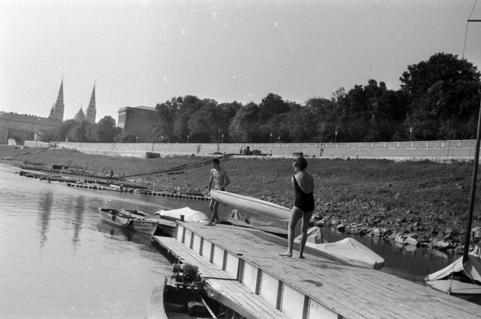 Hungary, Szeged, Tisza-part, a Szabadság úszóház., 1968, Földvári Mihály, Fortepan #200791