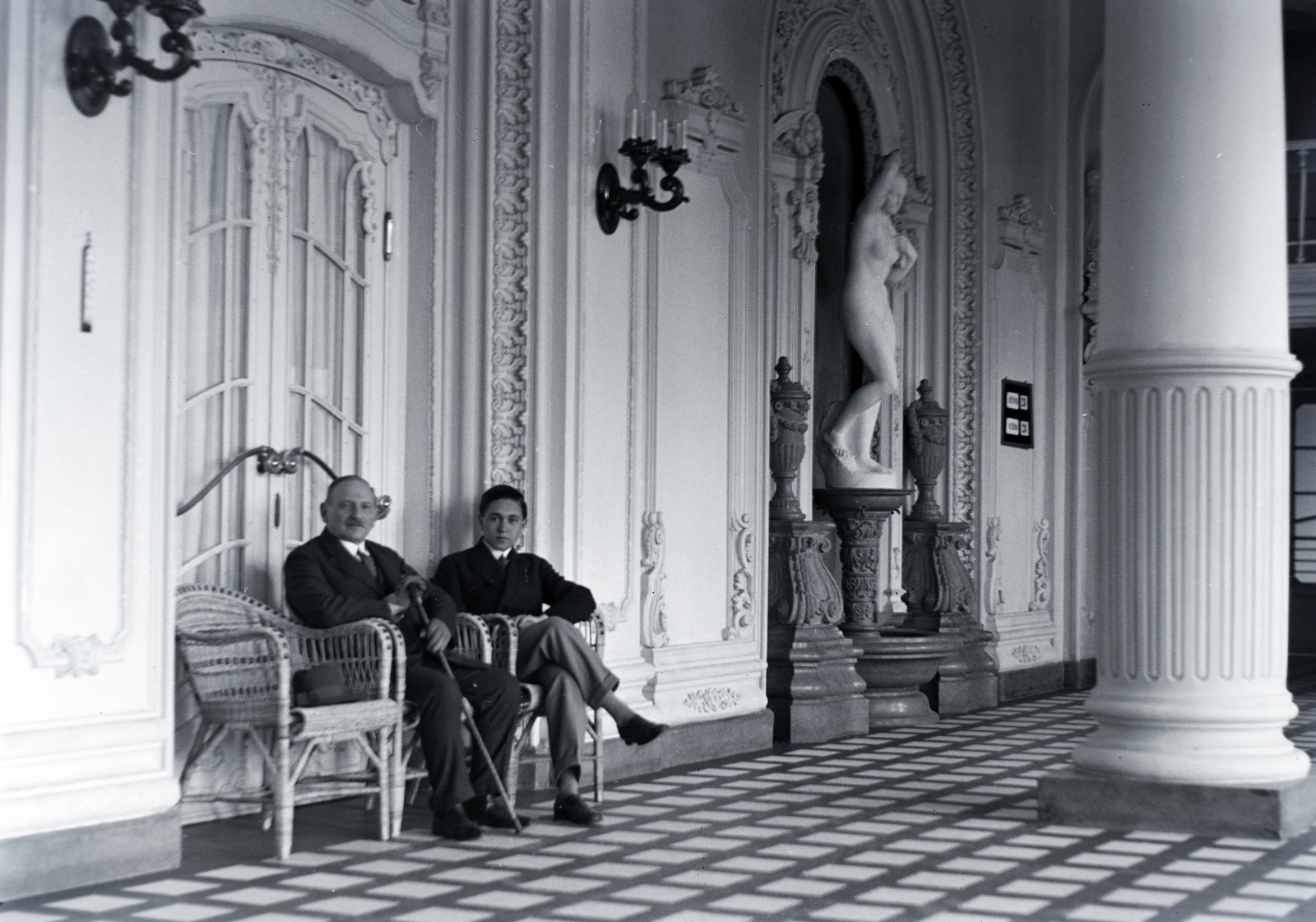 Magyarország, Városliget, Budapest XIV., Széchenyi fürdő., 1932, Gara család, metróállomás, Budapest, Fortepan #200981