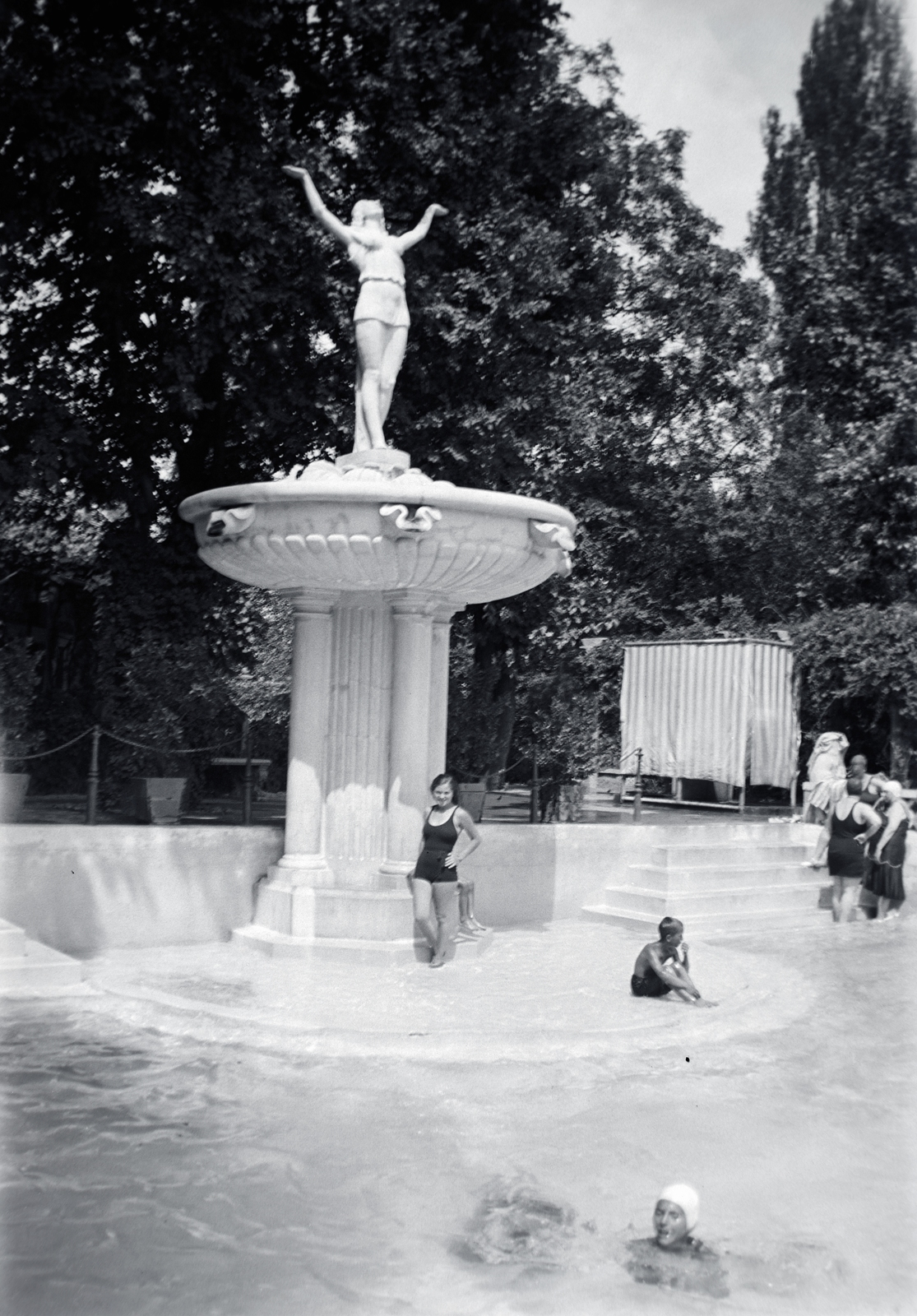 Hungary, Budapest III., Csillaghegyi strandfürdő., 1936, Gara Andor, Budapest, Fortepan #201049