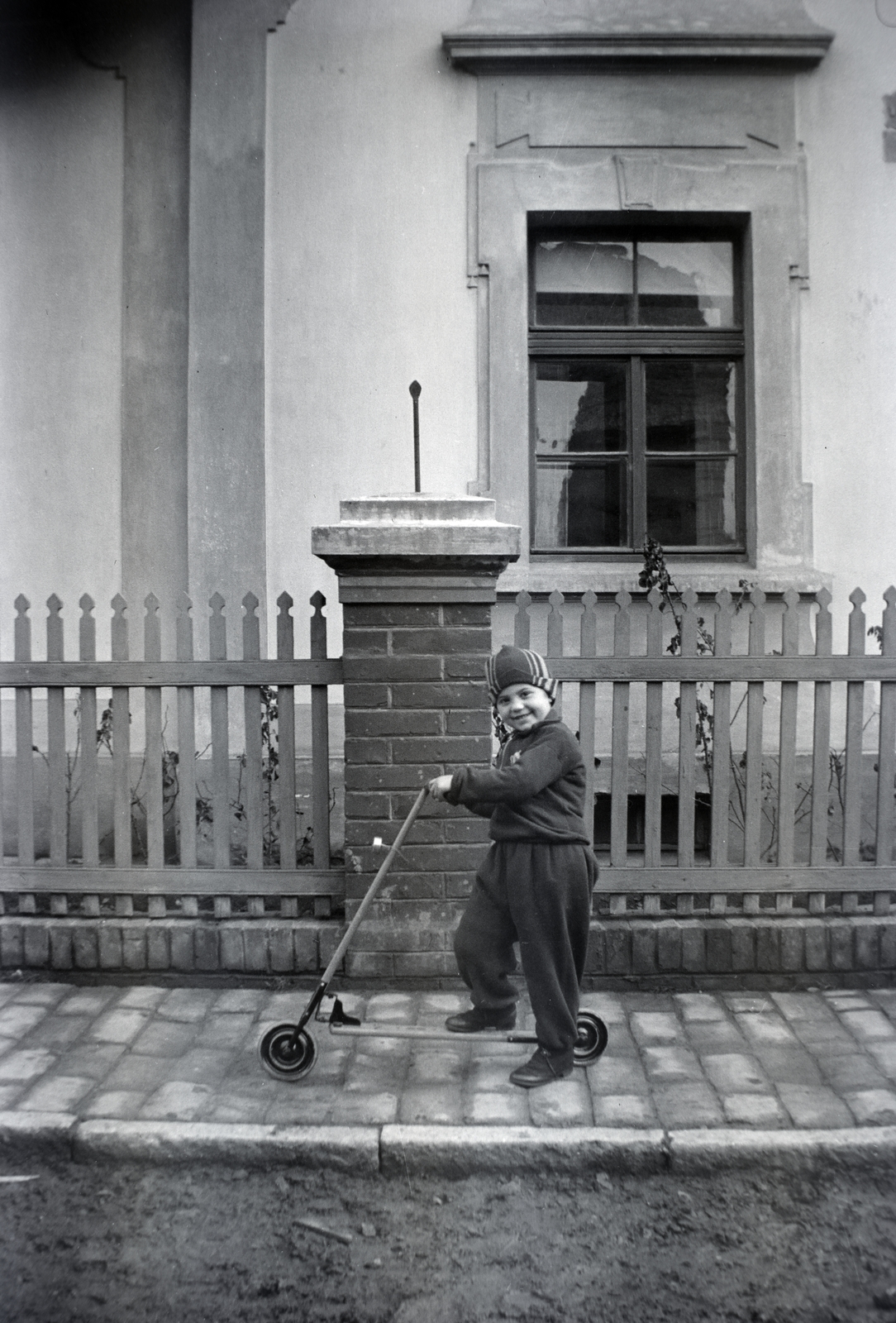 1936, Gara család, lath fence, scooter, Fortepan #201060