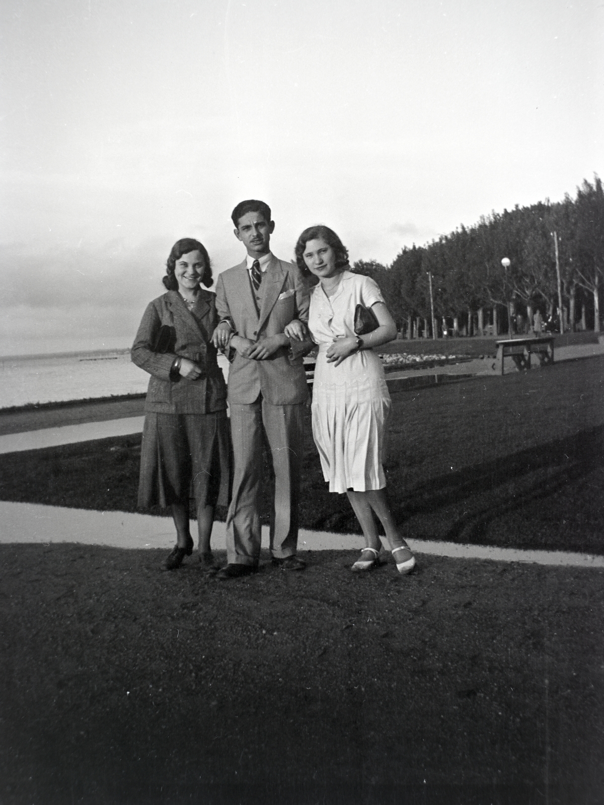 Hungary,Lake Balaton, Siófok, Rózsakert., 1934, Gara Andor, three people, Fortepan #201128