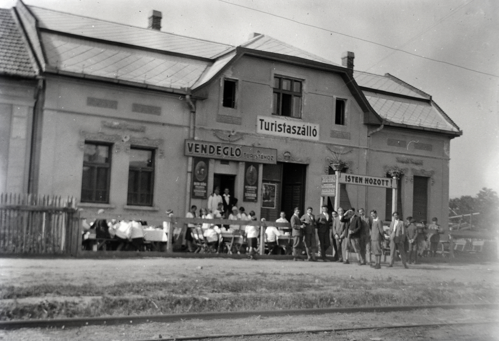Hungary, Miskolc, Győri kapu 143., Turistaszálló és Vendéglő a turistához., 1935, Gara család, hotel, restaurant, Fortepan #201146