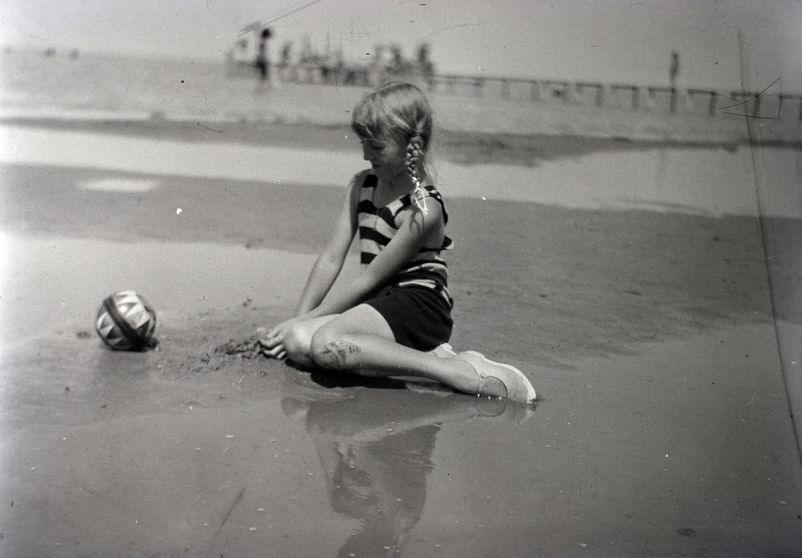 1935, Gara Andor, girl, ball, shore, tress, Fortepan #201156