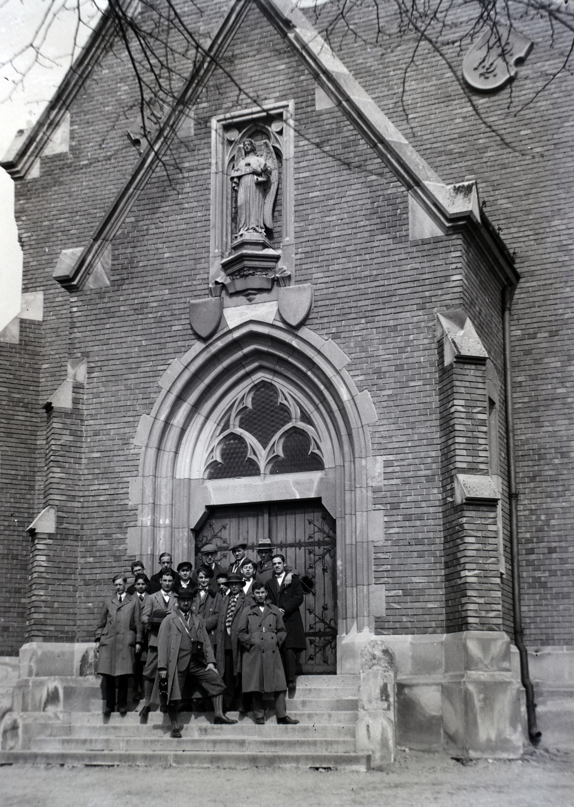 Hungary, Sopron, Pozsonyi út 1., "Új" Szent Mihály temető ravatalozójának bejárata., 1930, Gara Andor, Fortepan #201243