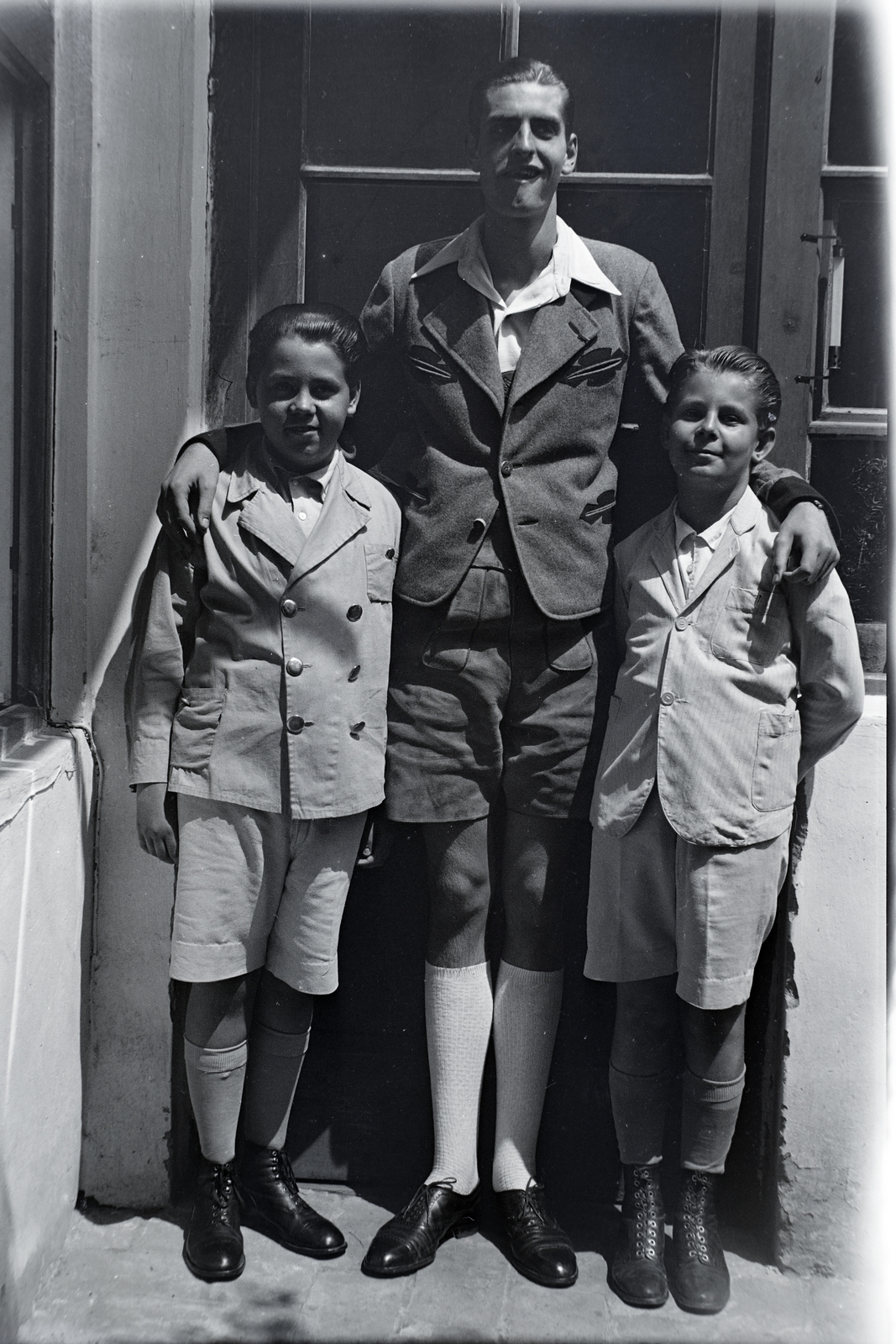 1926, Gergely György, shorts, three people, knee snocks, Fortepan #201273