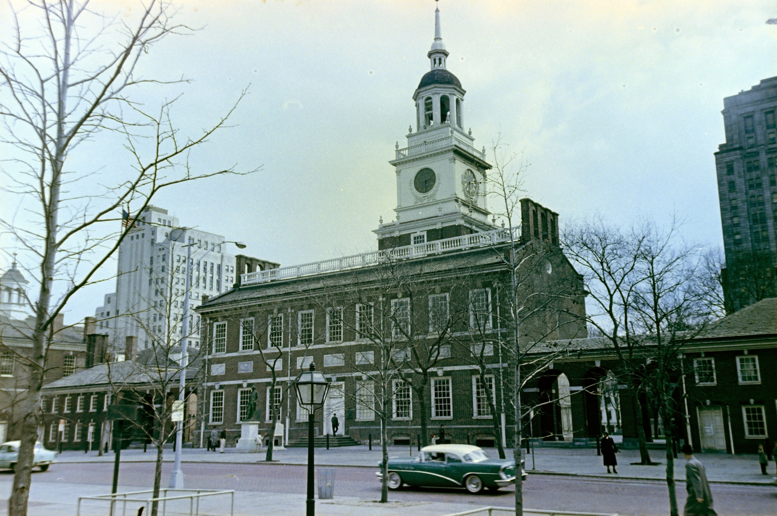 Amerikai Egyesült Államok, Pennsylvania állam, Philadelphia, Chestnut Street, Independence Hall., 1962, Gergely György, színes, Fortepan #201302