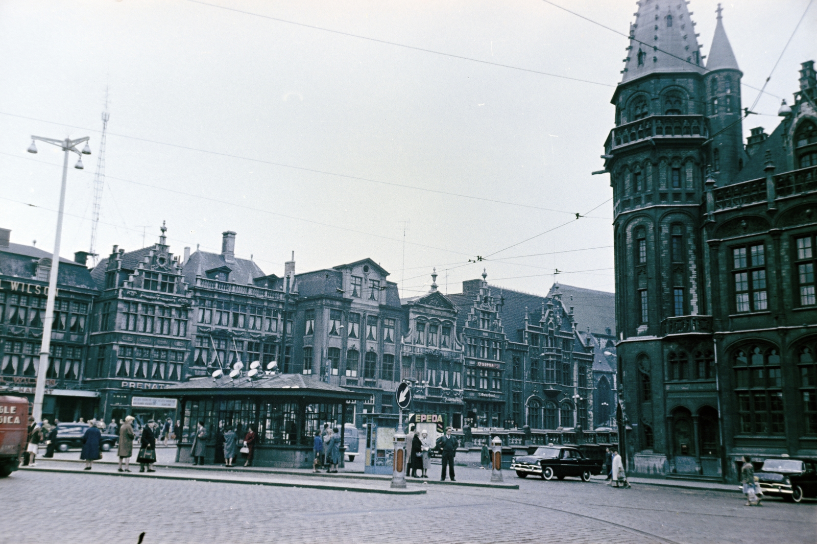 Belgium, Gent, Korenmark, a kép jobb szélén a Régi Posta (Oud Postkantoor) tornya., 1962, Gergely György, colorful, Fortepan #201310