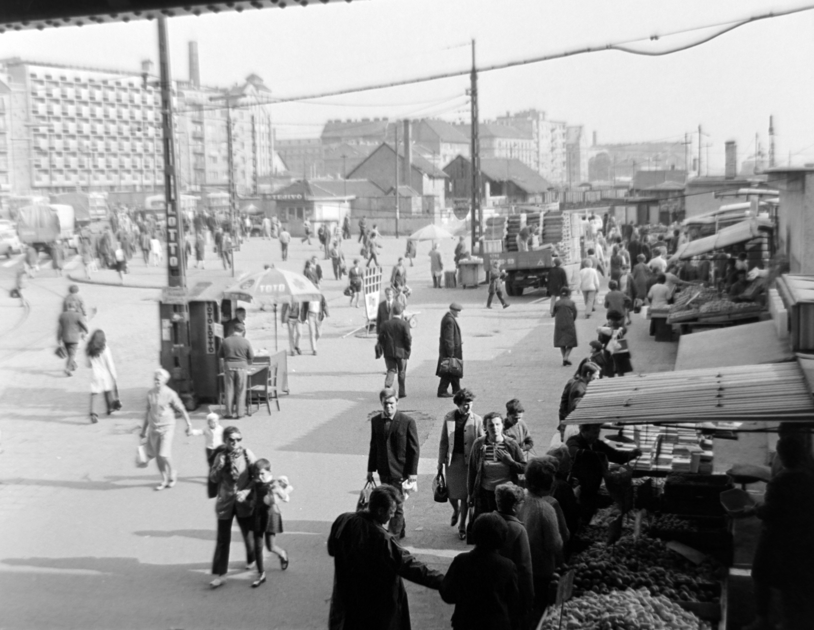 Magyarország, Budapest IX., Boráros tér a Soroksári út felé nézve., 1974, Gömöri család, Budapest, Fortepan #201392