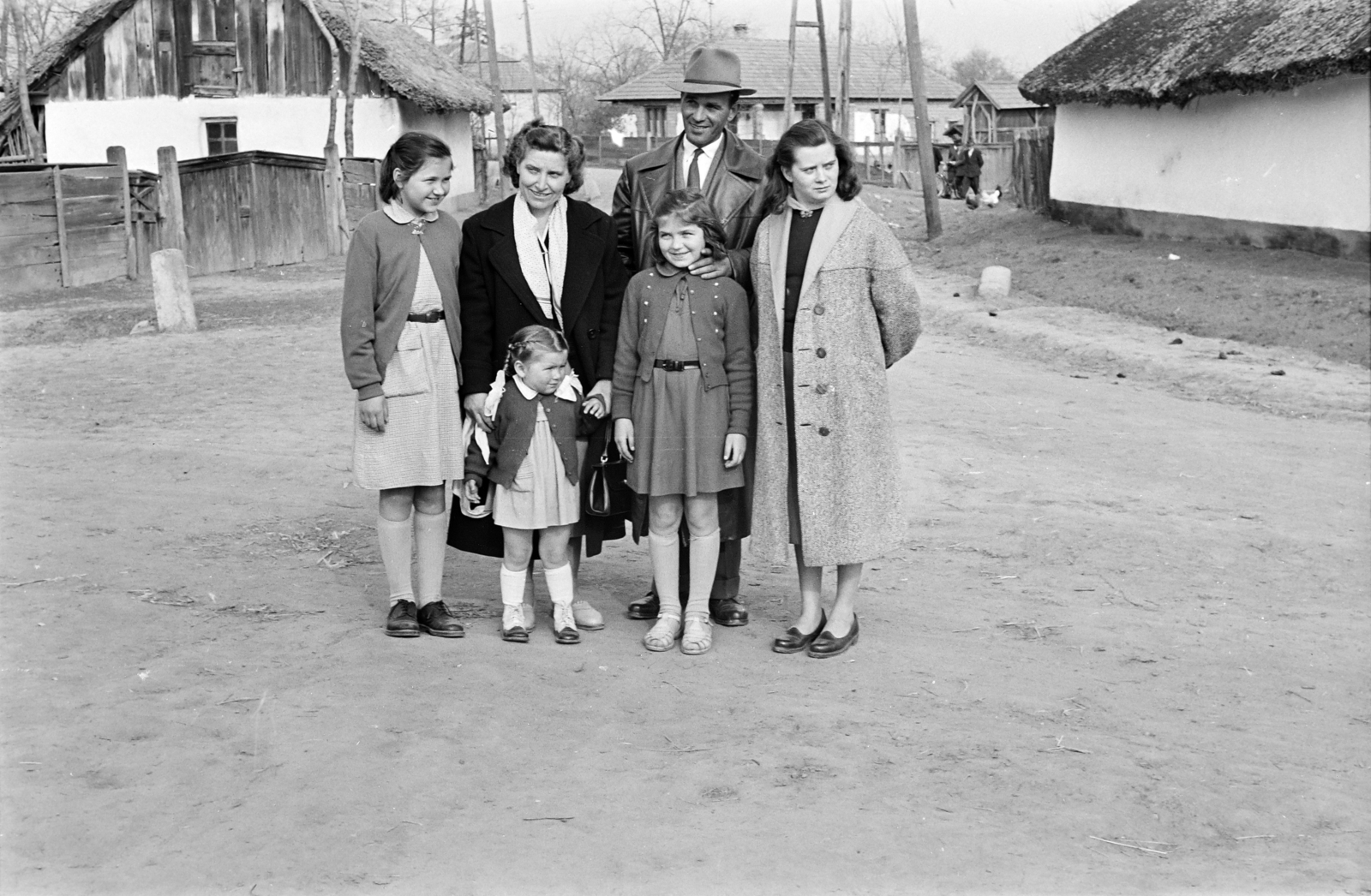 1957, Handa család, csoportkép, család, parasztház, Fortepan #201512