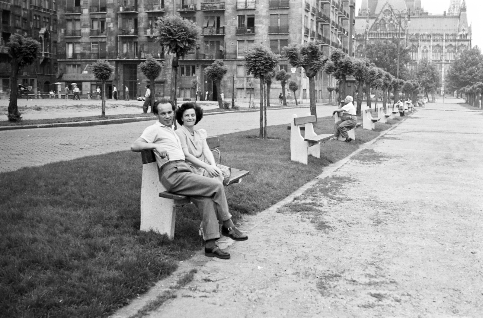 1959, Handa család, bench, man and woman, leg over leg, Fortepan #201579