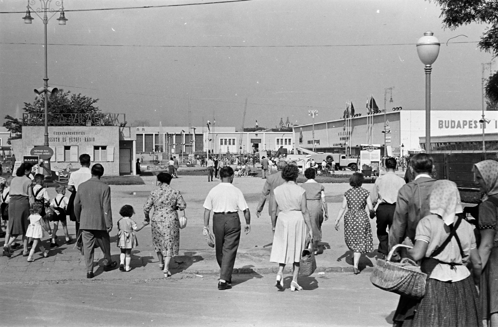 Hungary, Budapest XIV., 1962, Handa család, international fair, Budapest, Fortepan #201610