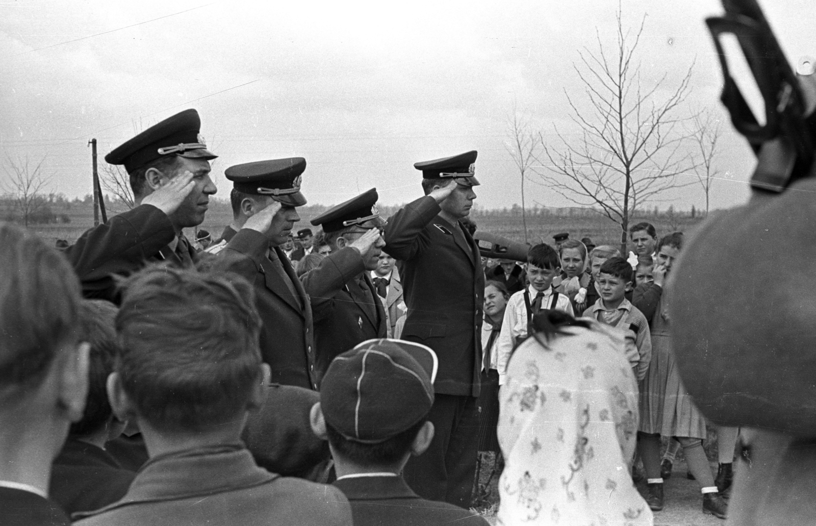 Magyarország, Nagybajom, ünnepség április 4-én a ll. világháborús szovjet emlékmű előtt., 1963, Jakab Antal, Fortepan #201674