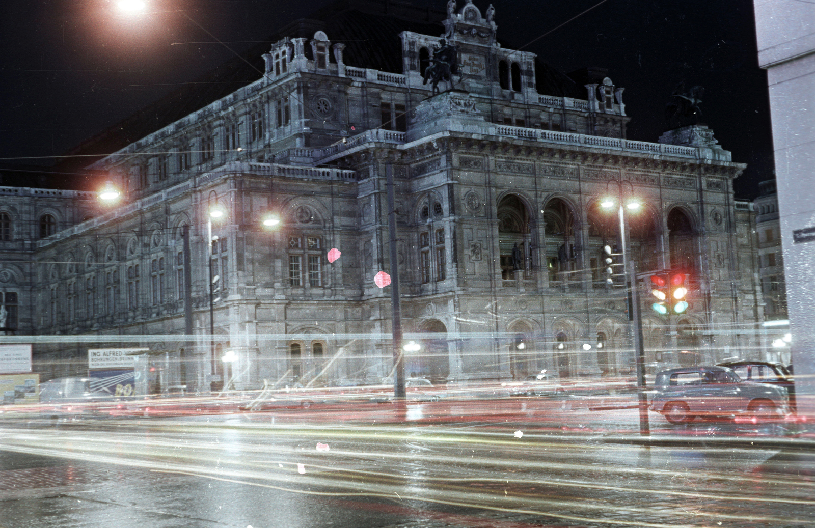 Austria, Vienna, Operngasse és az Opernring kereszteződése, szemben a Bécsi Állami Operaház (Wiener-Staatsoper)., 1962, Jakab Antal, colorful, night, Fortepan #201701