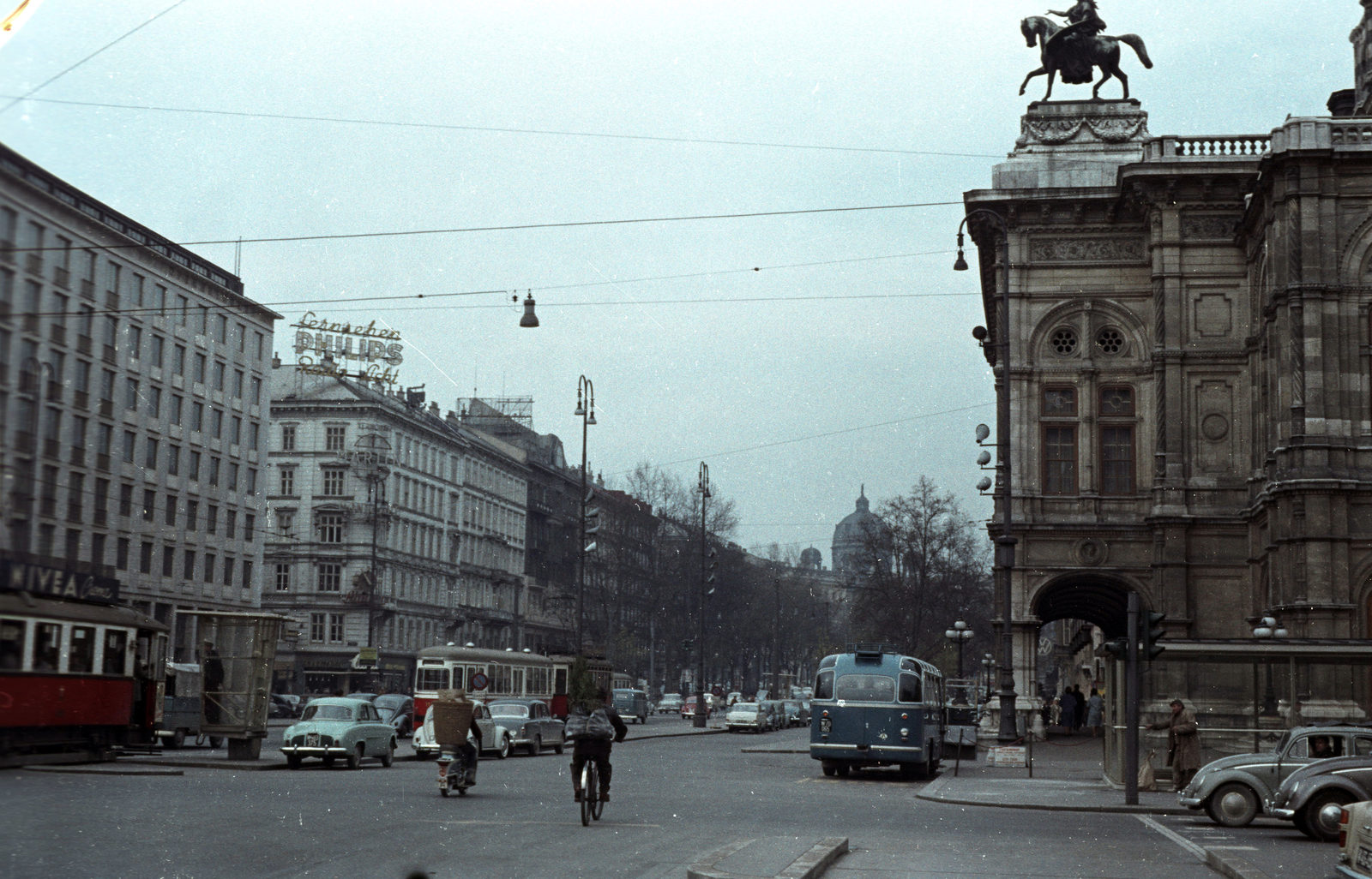 Austria, Vienna, Opernring, Operaház., 1962, Jakab Antal, colorful, bicycle, Fortepan #201721
