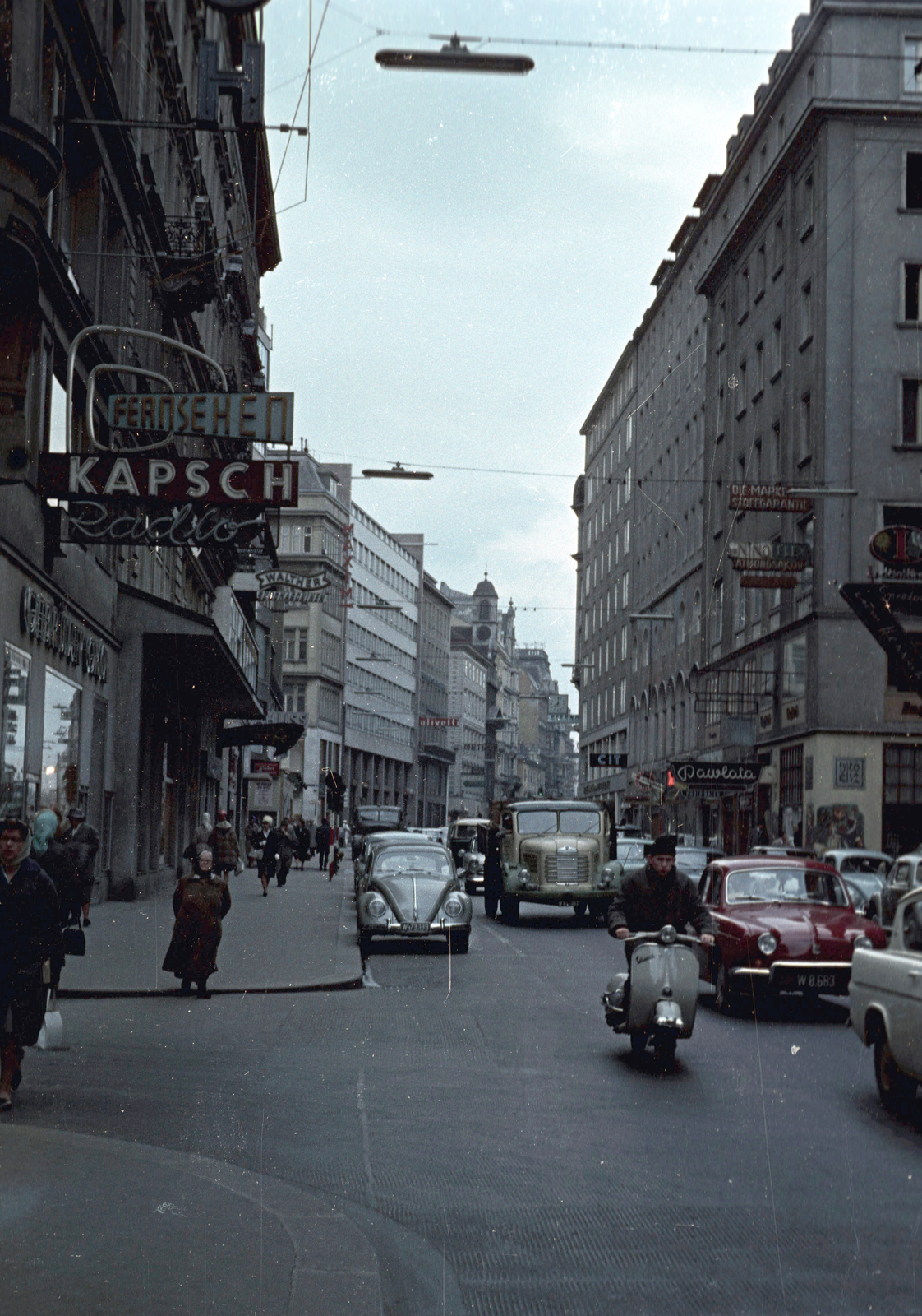 Austria, Vienna, Kärntner Strasse - Weihburggasse sarok., 1962, Jakab Antal, colorful, scooter, Fortepan #201727