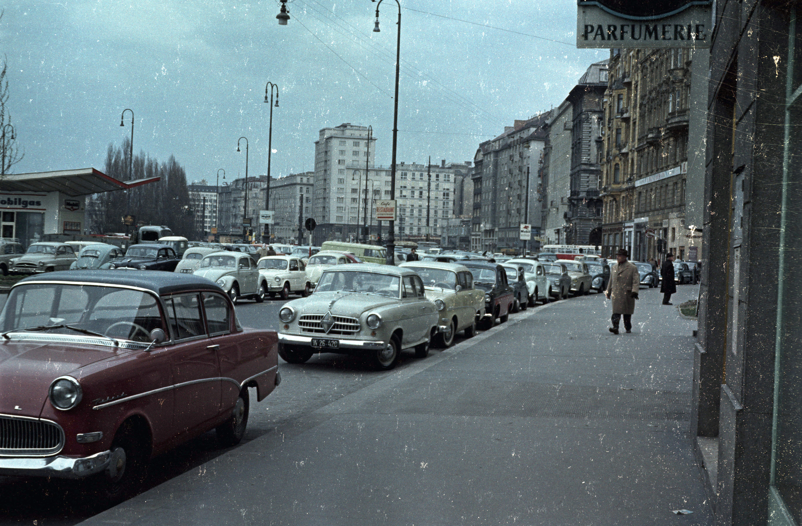 Austria, Vienna, a Schwedenplatz a Rotenturmstrasse felől., 1962, Jakab Antal, Fortepan #201741