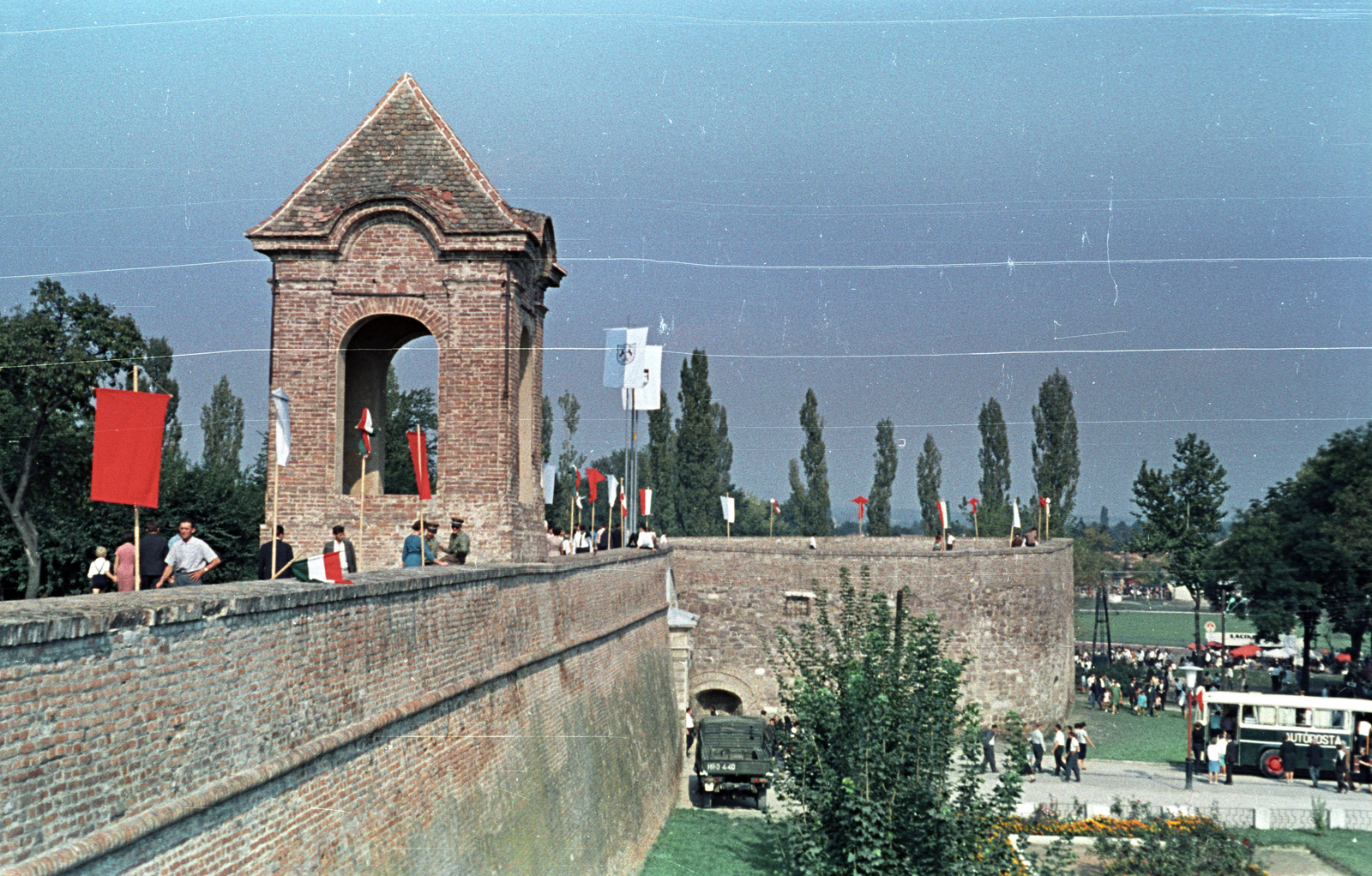 Hungary, Szigetvár, a Vár a Hadtörténeti Intézet haditechnikai parkjának vándor kiállítása alkalmával., 1967, Jakab Antal, Fortepan #201773