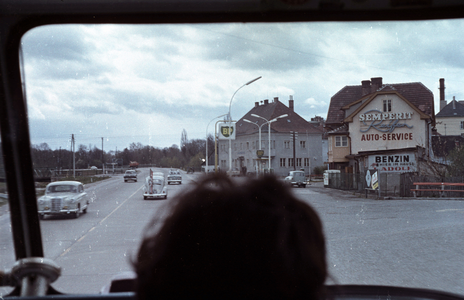 Austria, Günselsdorf, Wiener Strasse, balra a Triesting folyó hídja., 1962, Jakab Antal, colorful, Fortepan #201803