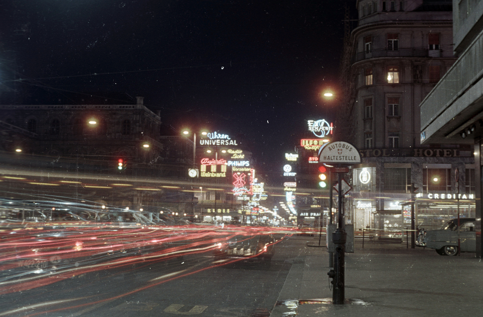 Austria, Vienna, Kärntner Strasse, balra az Opera, jobbra a Kärntner Ring torkolata., 1962, Jakab Antal, colorful, neon sign, Fortepan #201831