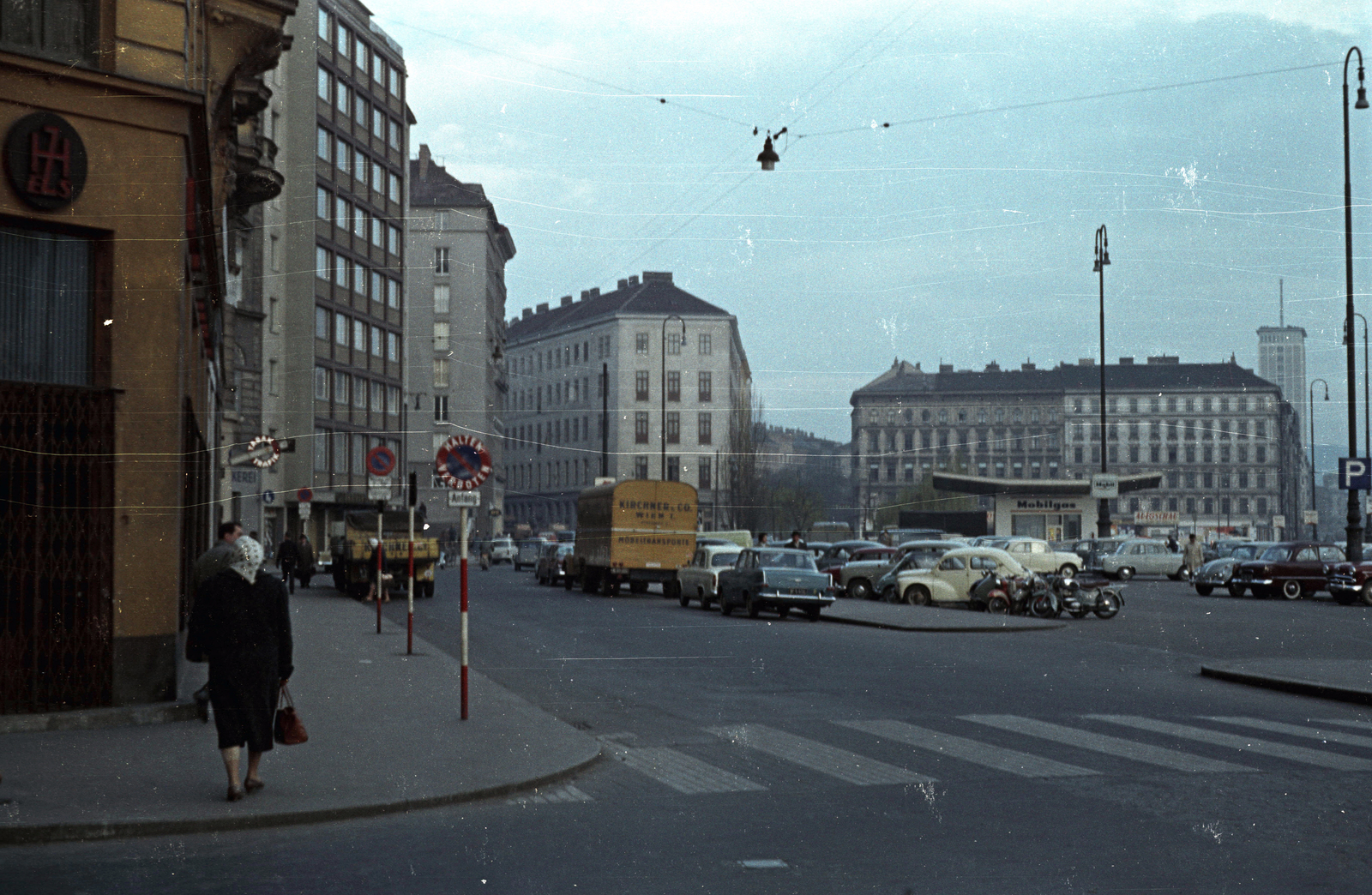 Austria, Vienna, Franz-Josefs-Kai a Rotenturmstrasse sarkától, jobbra a háttérben a magas épület a Ringturm., 1962, Jakab Antal, colorful, Fortepan #201836