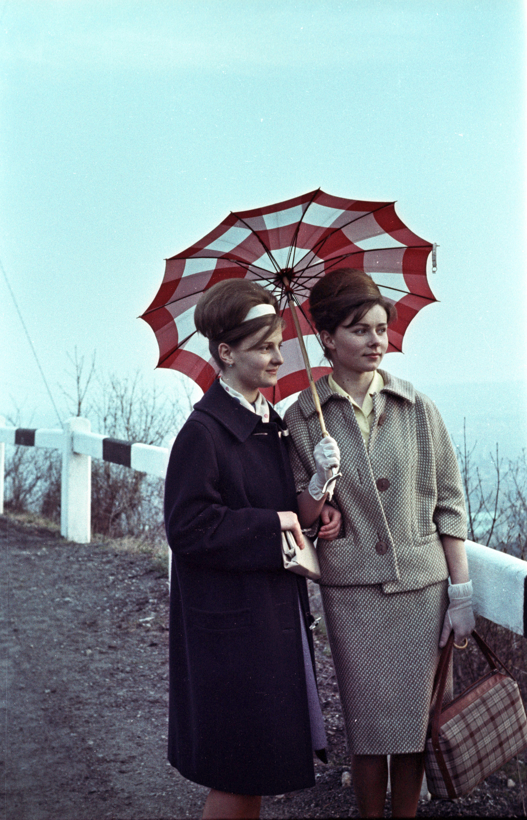 Hungary, Pécs, Málics Ottó utca, a felvétel a Kikelet szálló előtt készült., 1964, Jakab Antal, colorful, Fortepan #201885