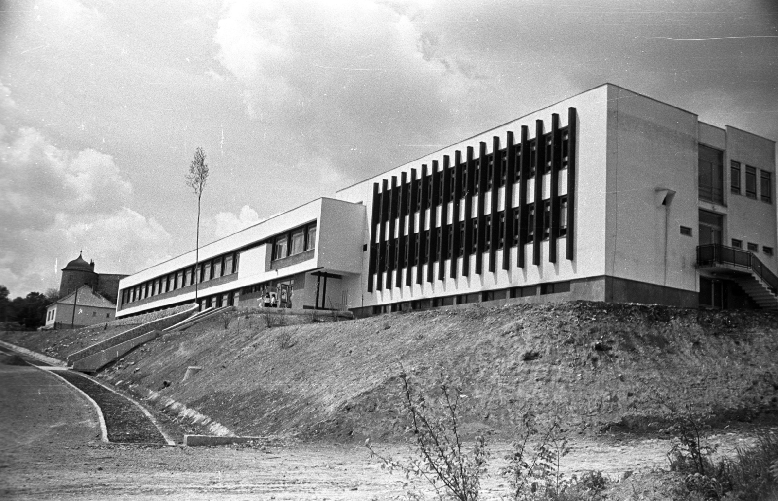 Magyarország, Pécsvárad, Tavasz utca 12., általános iskola és gimnázium (később Kodolányi János Nevelési és Általános Művelődési Központ)., 1969, Jakab Antal, Fortepan #201995
