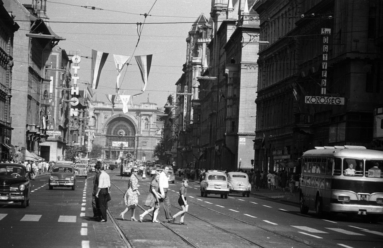 Hungary, Budapest VII.,Budapest VIII., Rákóczi út a Keleti pályaudvar felé nézve., 1966, Jakab Antal, Budapest, Fortepan #202003
