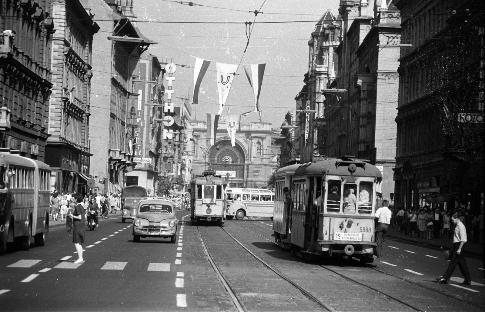 Magyarország, Budapest VII.,Budapest VIII., Rákóczi út a Keleti pályaudvar felé nézve., 1966, Jakab Antal, Budapest, Fortepan #202005