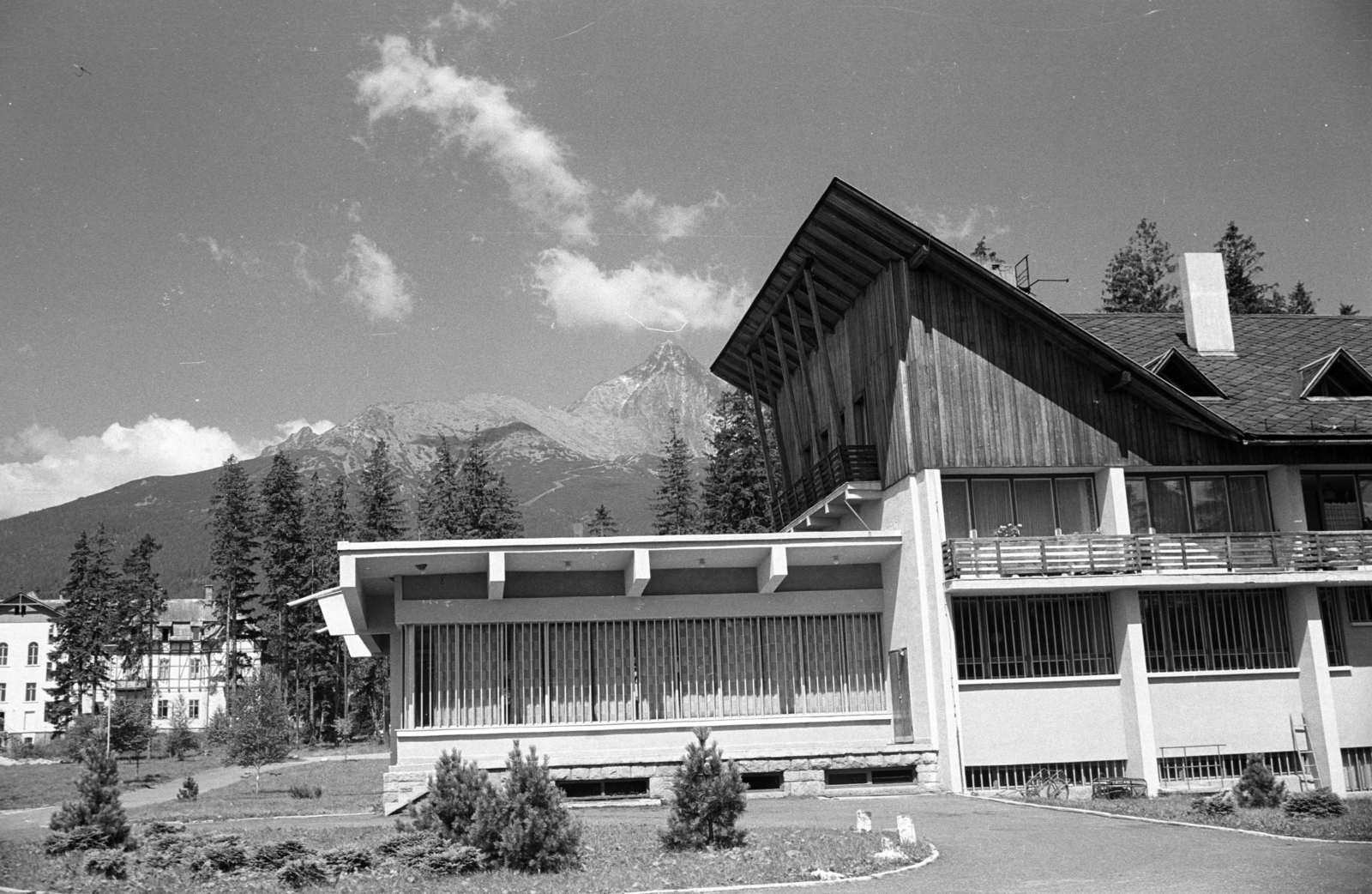 Slovakia, Vysoké Tatry,Tatranská Lomnicá, a Szlovák Posta épülete., 1972, Jakab Antal, Czechoslovakia, Fortepan #202048