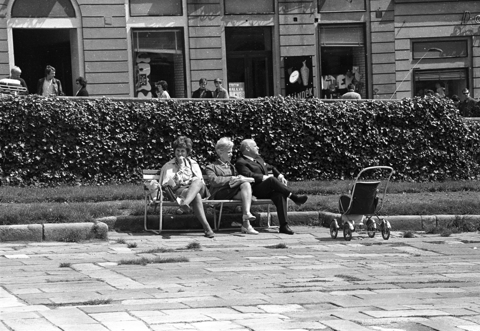 Hungary, Pécs, Széchenyi tér., 1970, Jakab Antal, baby carriage, Fortepan #202079
