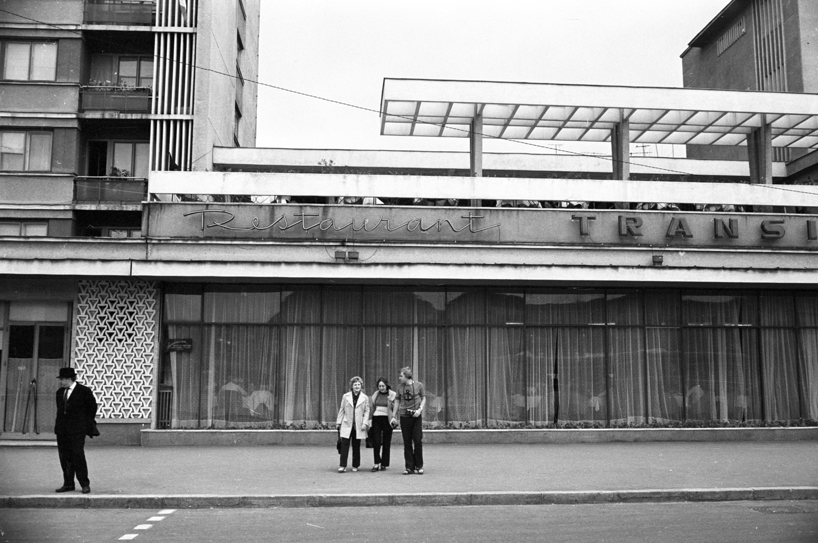 Románia,Erdély, Déva, Piața Victoriei 8., Transilvania étterem., 1972, Jakab Antal, Fortepan #202127