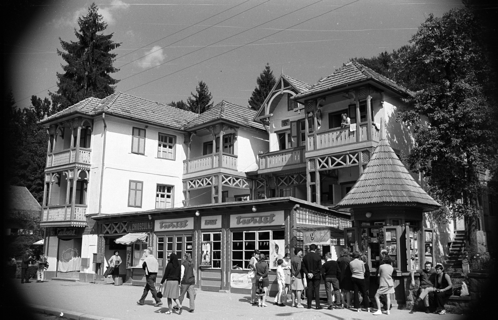 Románia,Erdély, Szováta, Szovátafürdő, Rózsák útja (Strada Trandafirilor)., 1972, Jakab Antal, Fortepan #202169