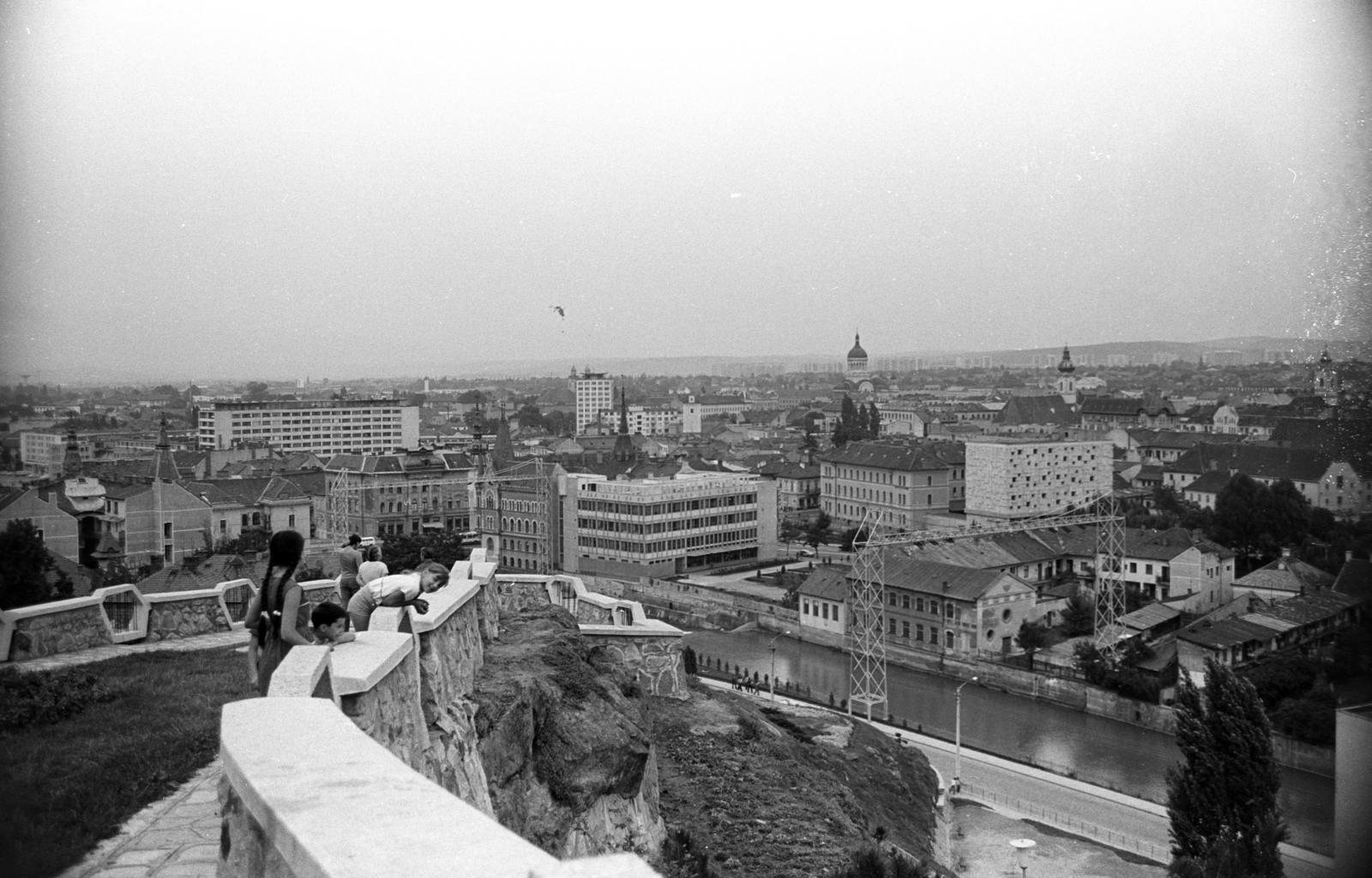 Románia,Erdély, Kolozsvár, látkép a Fellegvárból az Ortodox katedrális felé, előtérben a Szamos folyó., 1972, Jakab Antal, Fortepan #202202