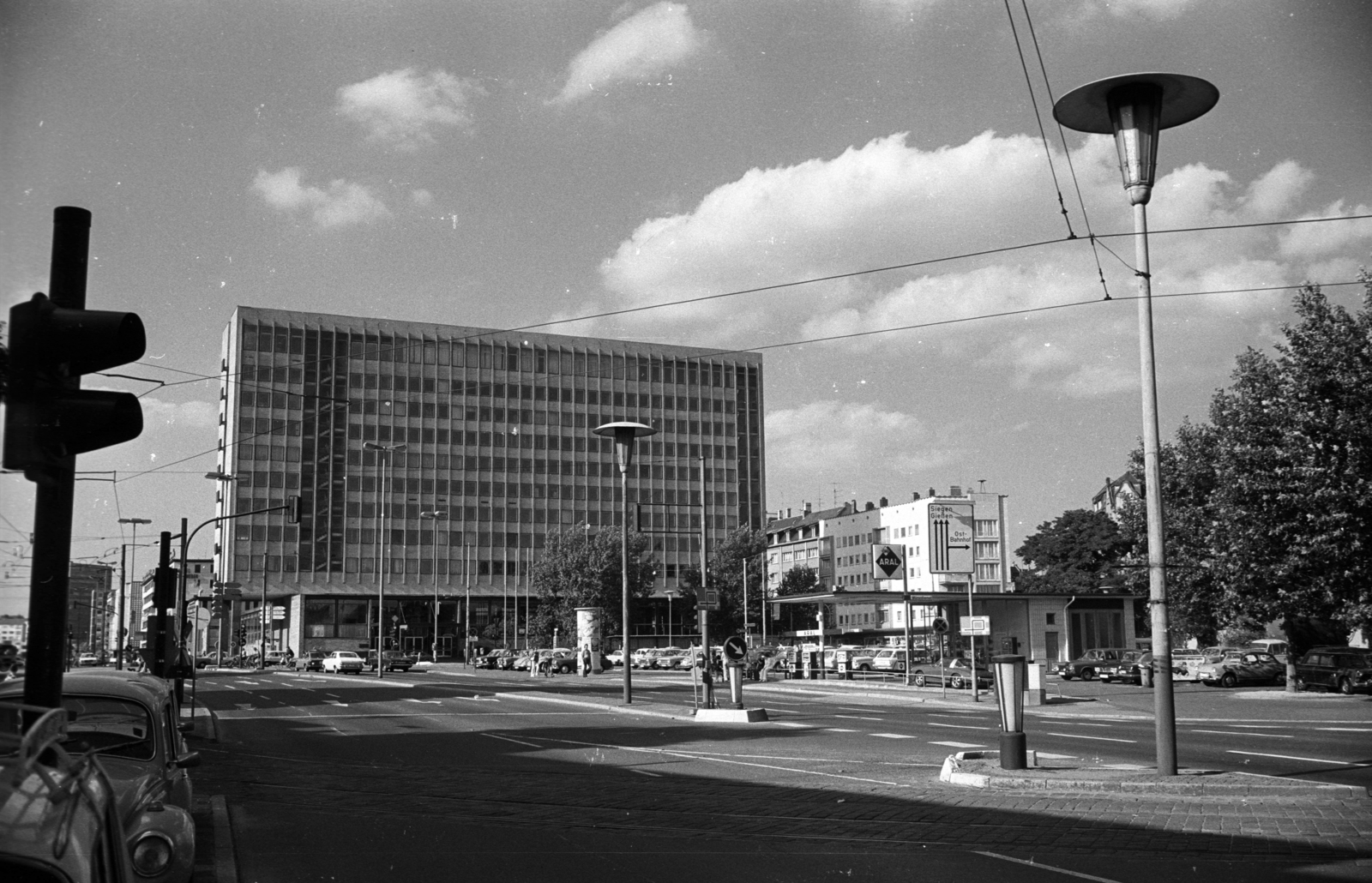 Germany, Frankfurt am Main, a Kurt-Schumacher-Strasse a Battonnstrasse kereszteződésénél., 1973, Jakab Antal, Fortepan #202243