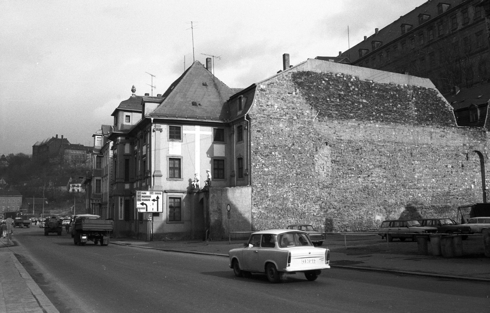 Germany, Leipziger Strasse a Markt felől nézve, jobbra fent a Neu-Augustusburg kastély., 1985, Jakab Antal, GDR, Fortepan #202282