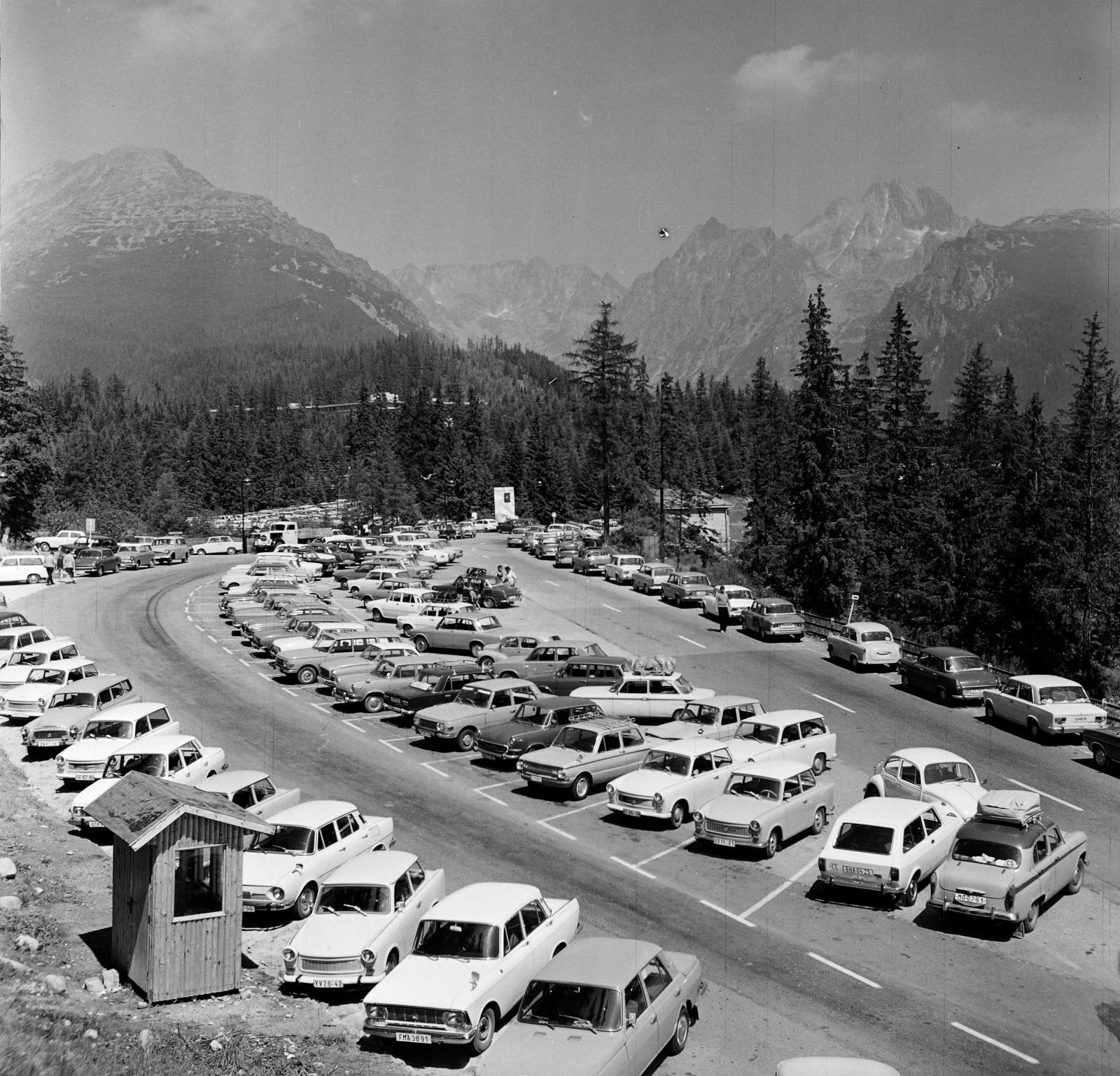 Szlovákia, Magas-Tátra, Csorbató, a távolban balra a Pátria-csúcs., 1972, Faragó László, Csehszlovákia, Fortepan #202359