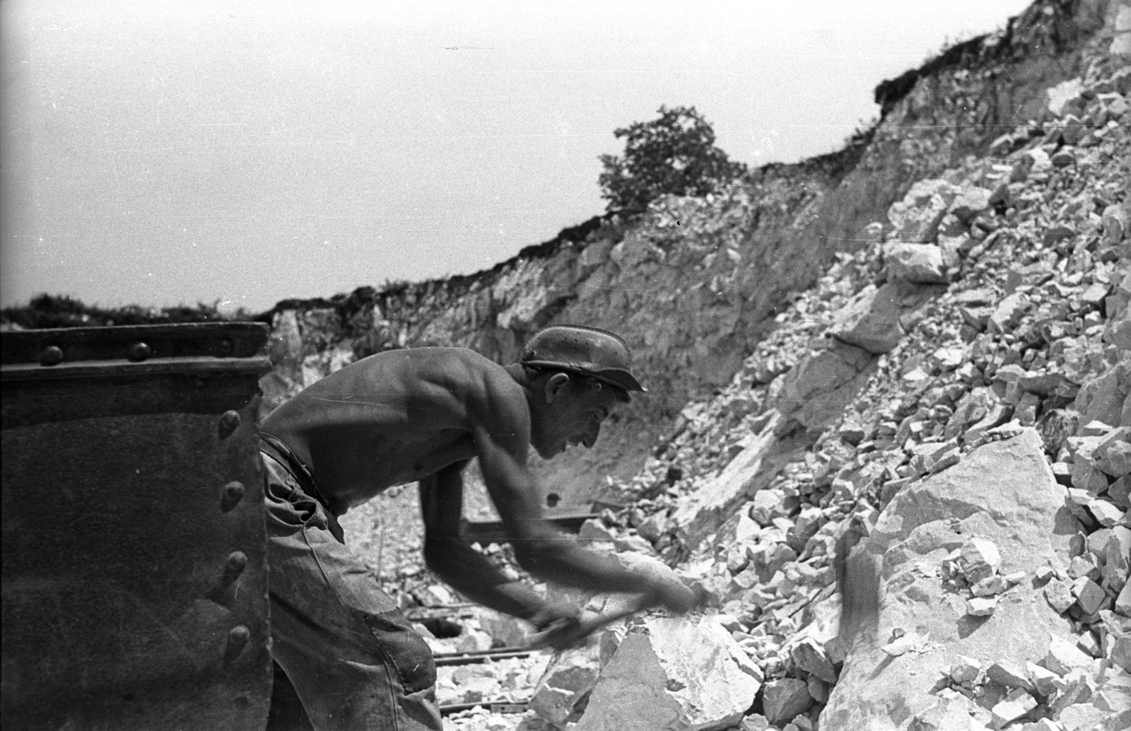 Hungary, Miskolc,Miskolctapolca, mészkőbánya., 1962, Faragó László, stone mine, miner, Fortepan #202519