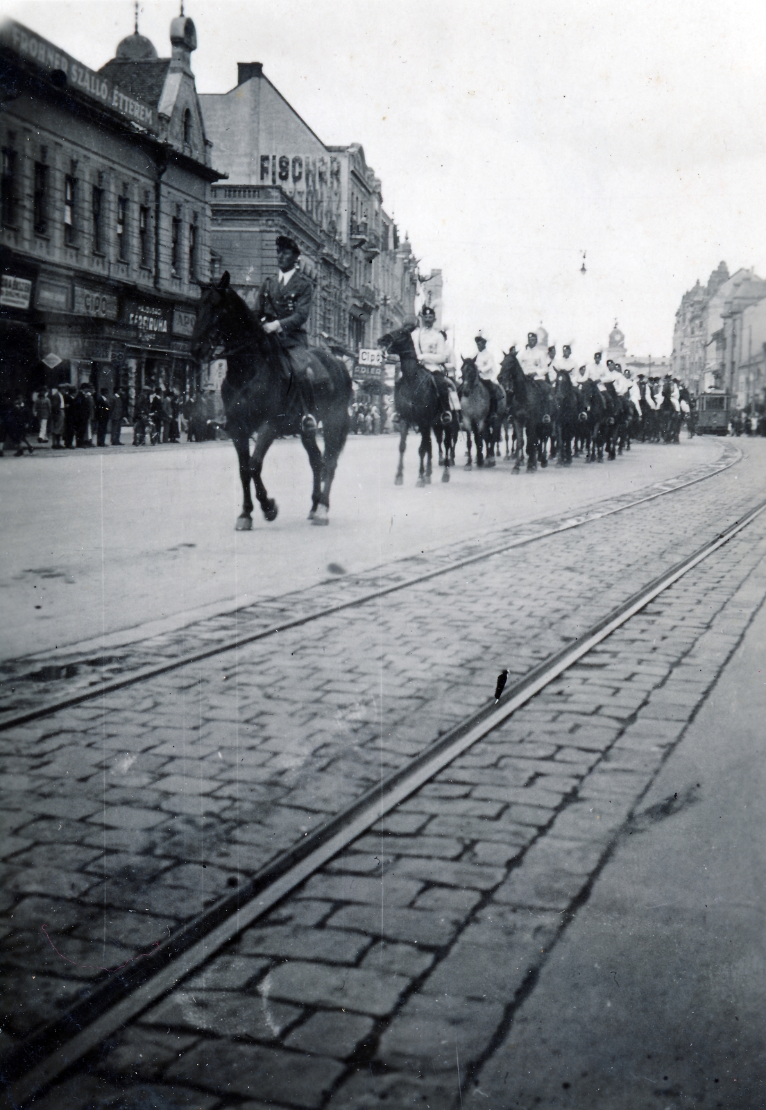 Magyarország, Debrecen, Piac utca (Ferenc József út) a Kossuth tér felé nézve, balra a Miklós utca torkolata., 1940, Jóna Dávid, Fortepan #202620