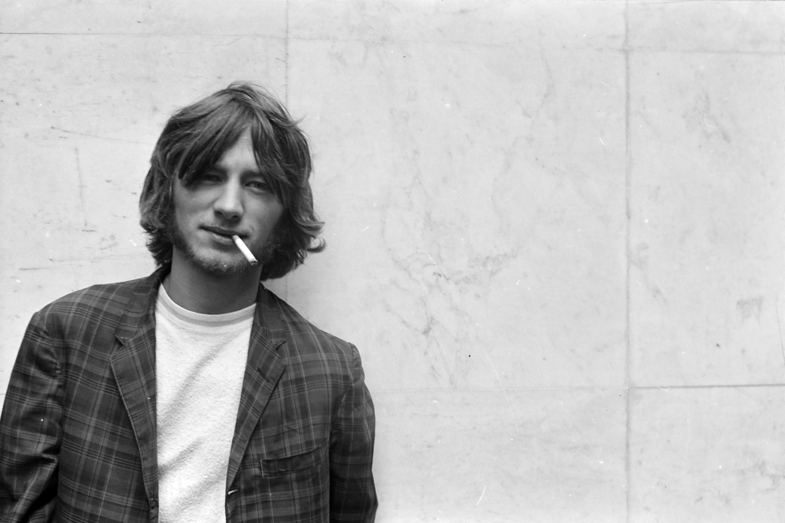 Hungary, Budapest V., Deák Ferenc tér, a metróállomás csarnoka előtt Baranszky László a Volán zenekar tagja., 1970, Rubinstein Sándor, Budapest, Fortepan #202663