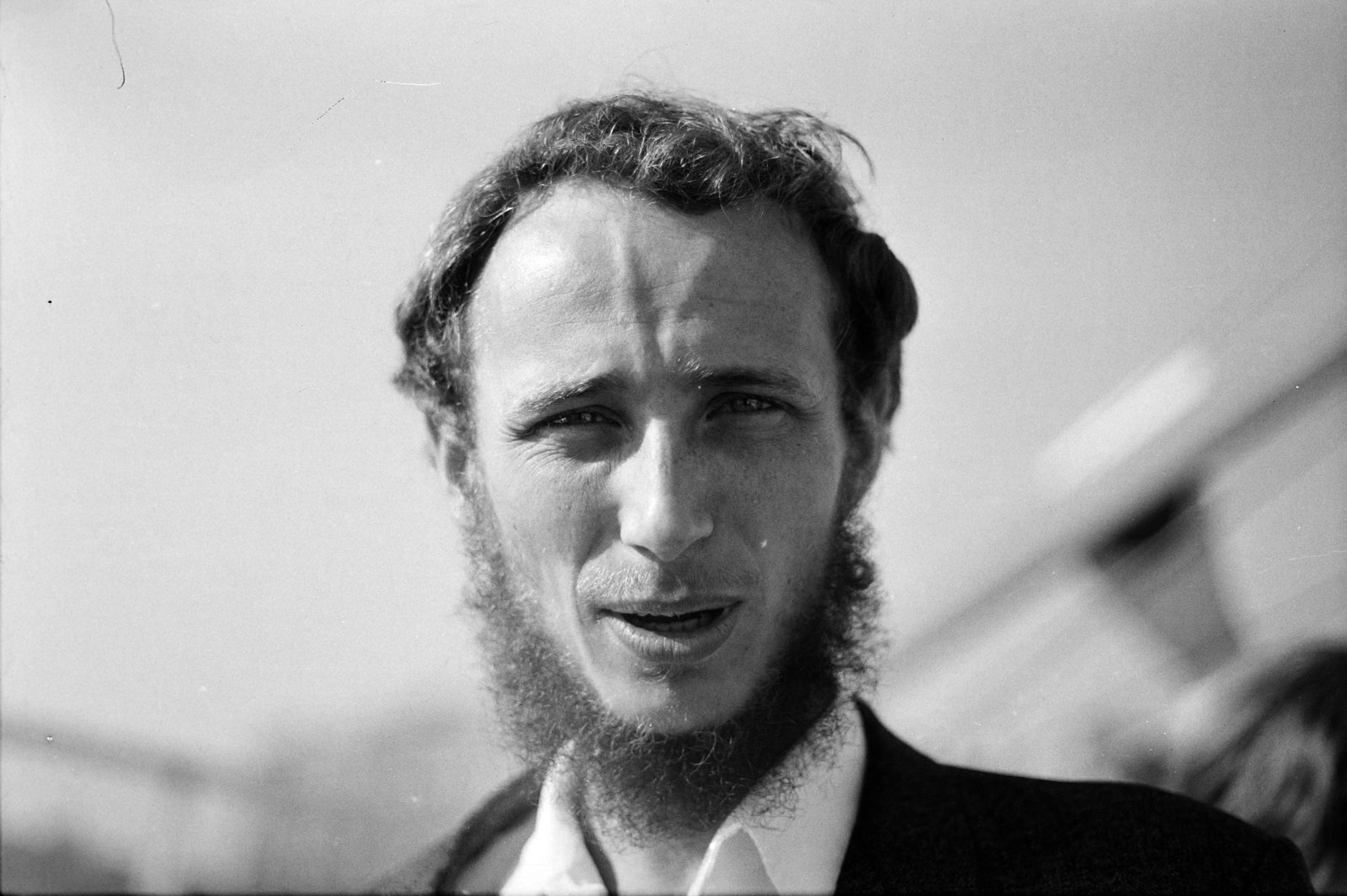 Hungary, Budapest V., Vigadó téri hajóállomás, Novák András a Szivárvány együttes tagja egy hajó fedélzetén., 1971, Rubinstein Sándor, Budapest, beard, portrait, man, Fortepan #202694