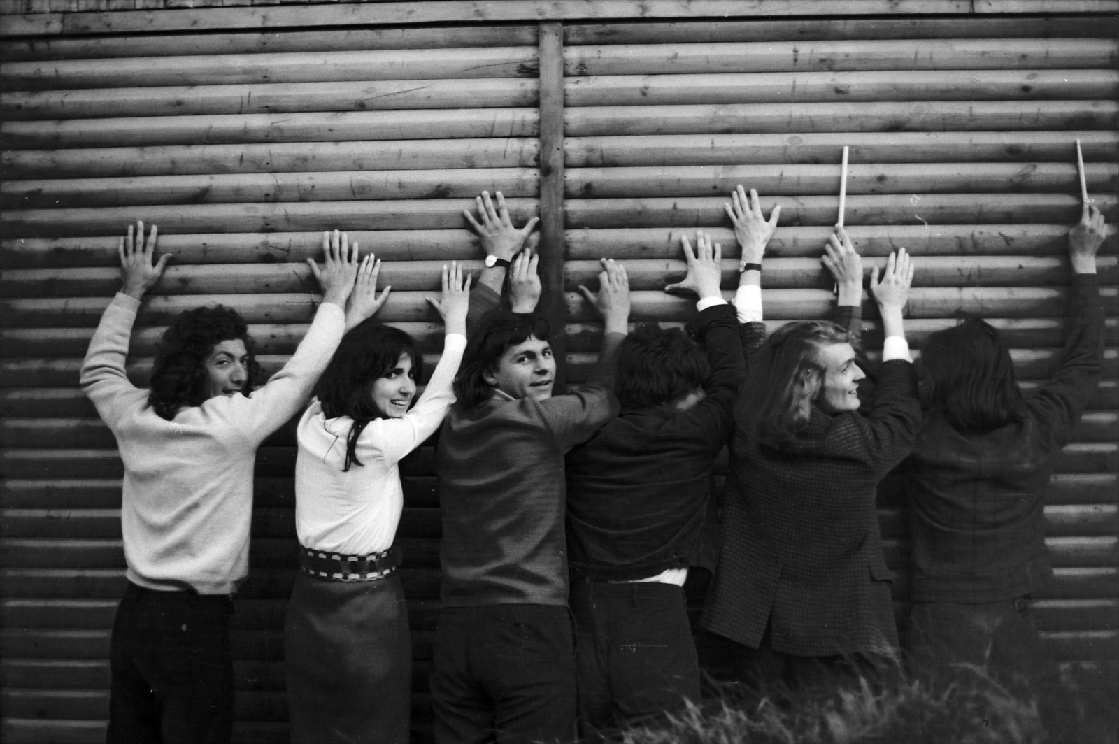 1971, Rubinstein Sándor, Best of, odd one out, overhead lift, looking back, back, Fortepan #202808