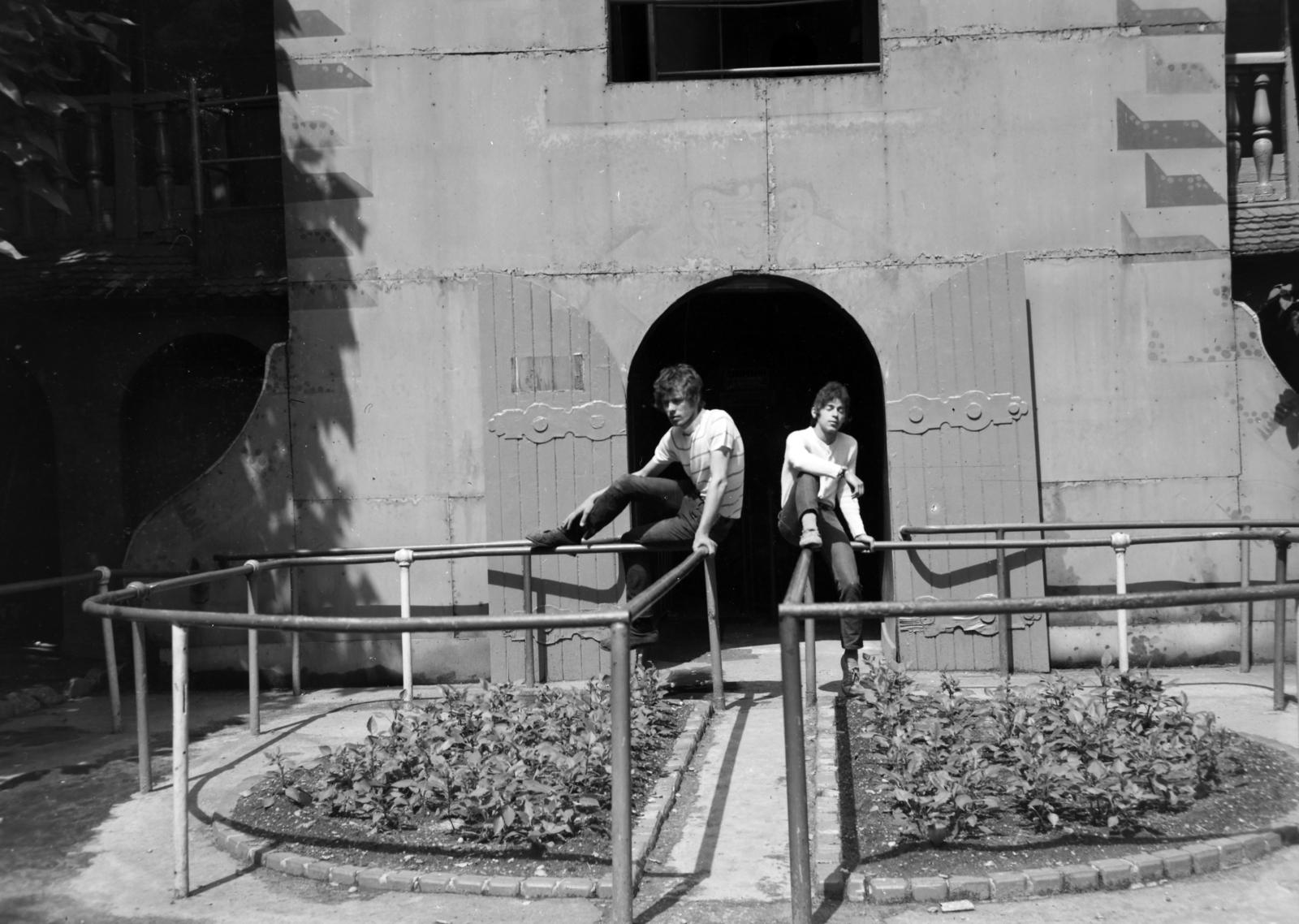 Magyarország, Városliget,Vidámpark, Budapest XIV., a felvétel az Elvarázsolt Kastély előtt készült., 1971, Rubinstein Sándor, Budapest, Fortepan #202866