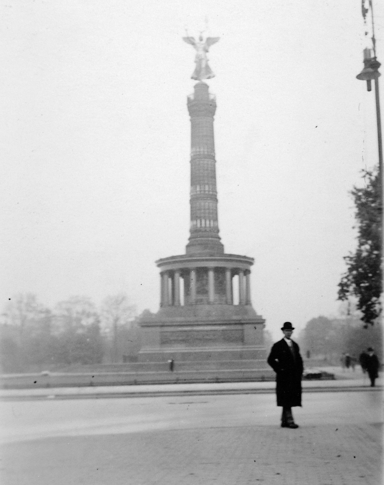 Germany, Berlin, Königsplatz (később Platz der Republik), Győzelmi oszlop (Siegessäule)., 1928, Fortepan, monument, man, bowler hat, Heinrich Strack-design, Fortepan #20293